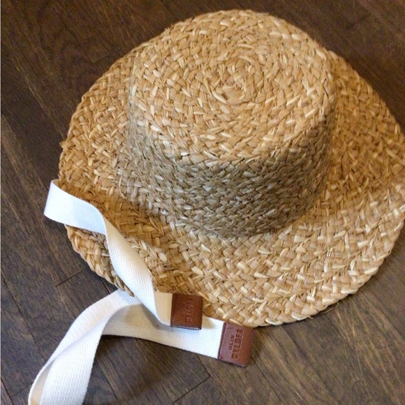! Rare Wyeth bucket chin straw hat